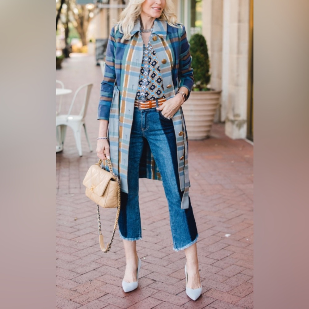 Cabi high-low Crop - Picture 2 of 16
